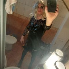 Młoda Trans szuka sex pracy .
